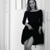 Natalie Portman hot
