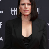 Neve Campbell 