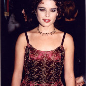 Neve Campbell 