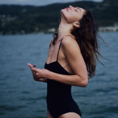 Phoebe Tonkin 