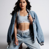 Prilly Latuconsina 