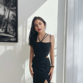 Prilly Latuconsina 