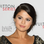 Private nude videos of Selena Gomez leaked