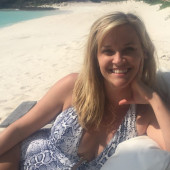 Reese Witherspoon beach