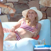 Reese Witherspoon tit slip