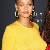 Rihanna c trou