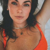 Serinda Swan 