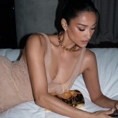 Shay Mitchell 
