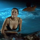 Simmone Mackinnon 