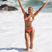 Sophia Thiel bikini
