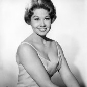 Sue Ane Langdon 
