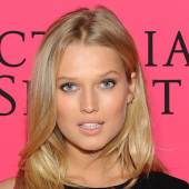 Toni Garrn