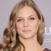 Tracy Spiridakos