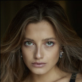 Zoe Pastelle Holthuizen