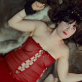Zooey Deschanel 