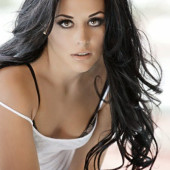 Zuria Vega 