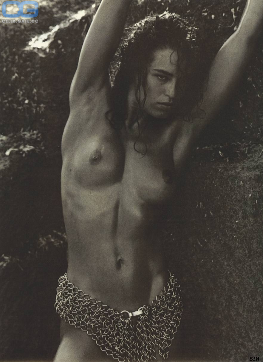 Connie Neilsen Nude