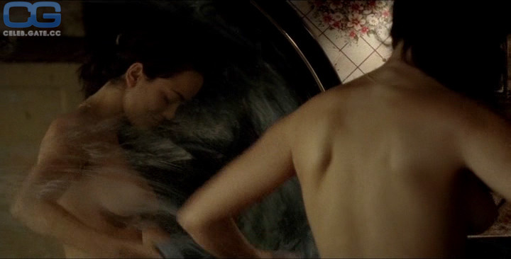 Alice Braga topless