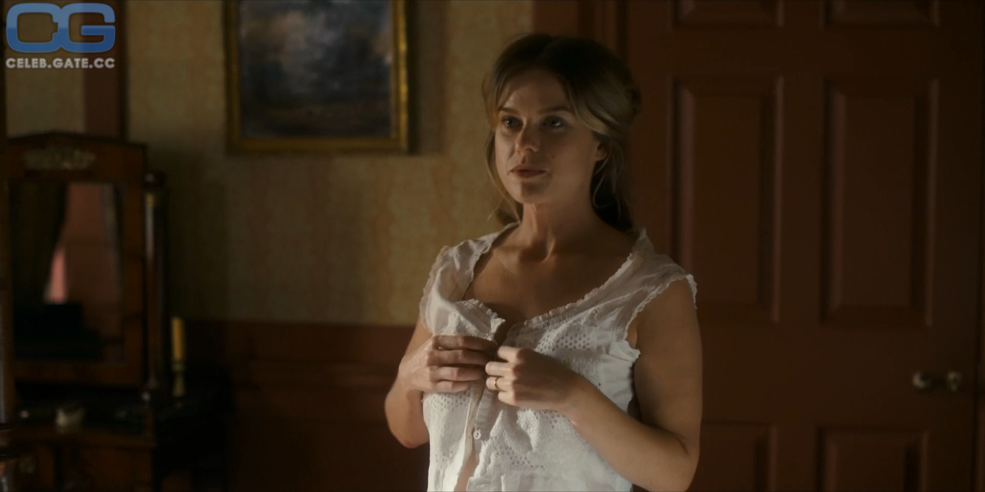 Alice Eve 