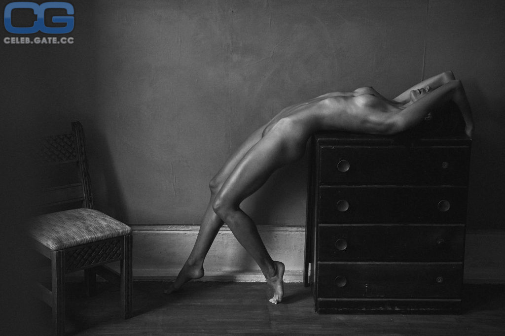 Amanda Pizziconi nude photos