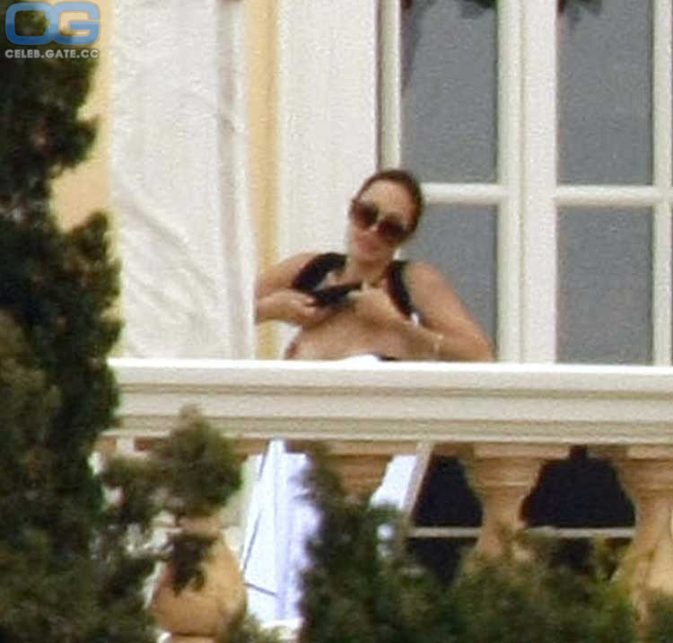 Angelina Jolie naked
