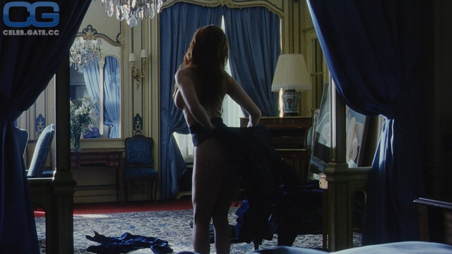 Angie Everhart 