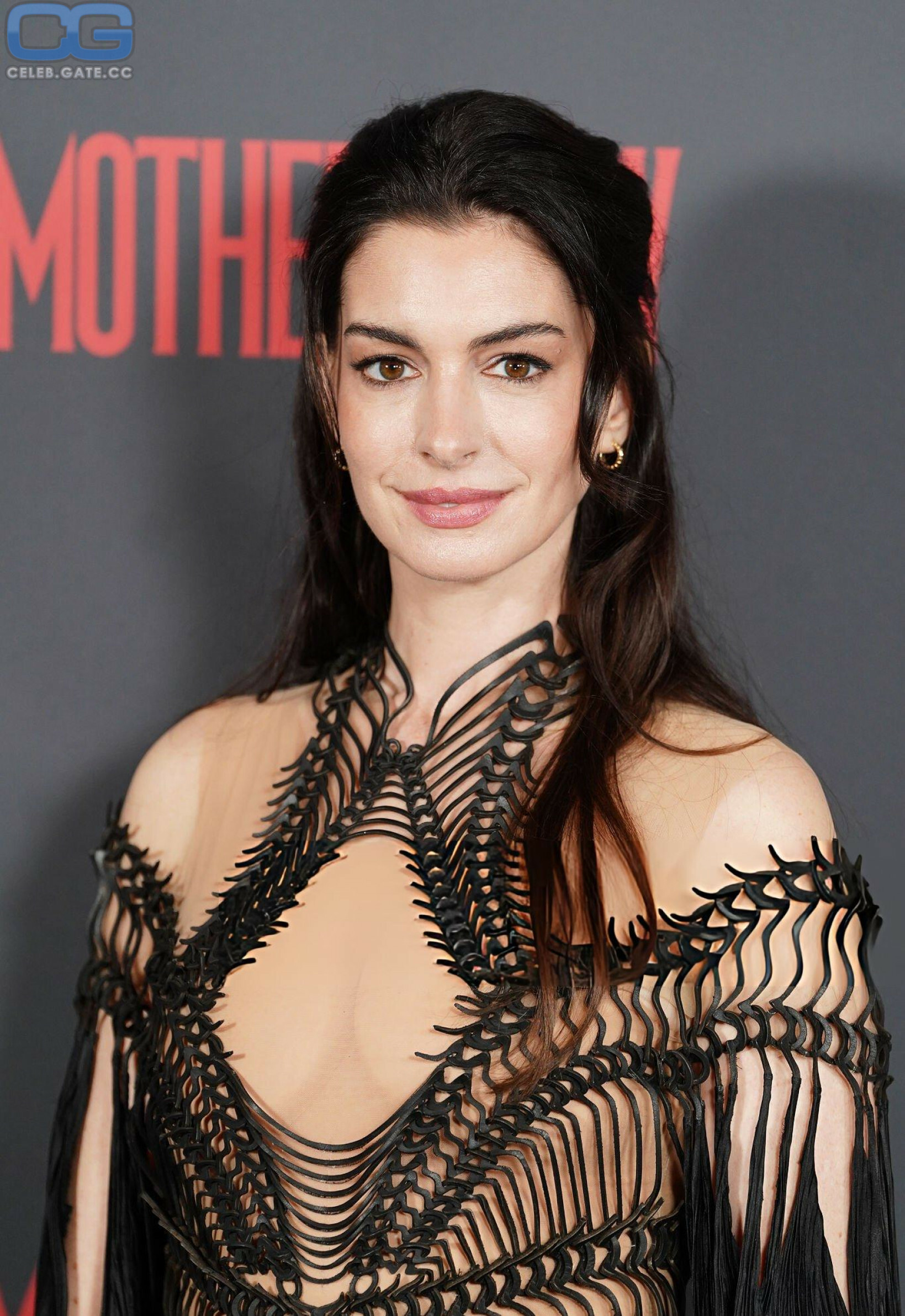 Anne Hathaway 