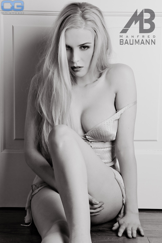 Ariane Sommer topless