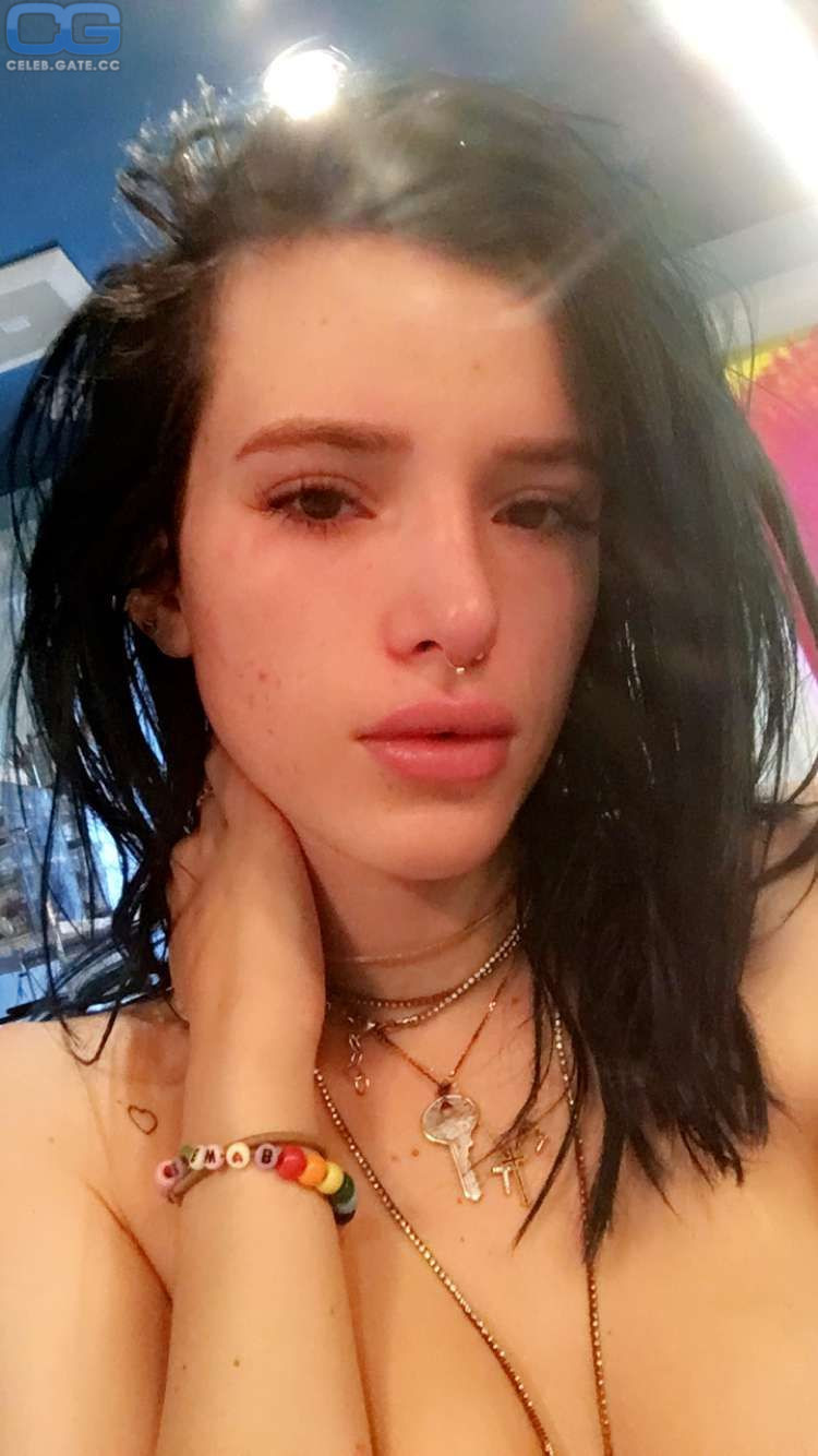 Bella Thorne young