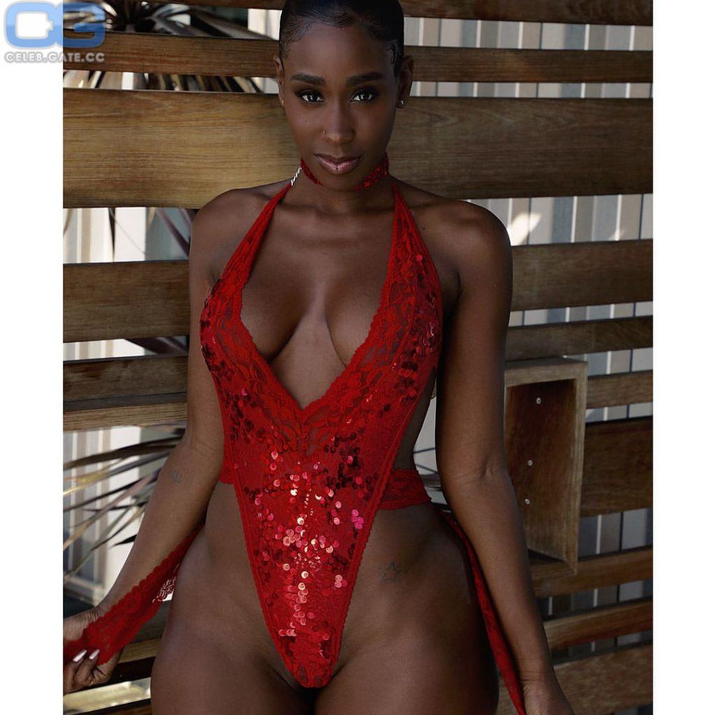 Bria Myles koerper