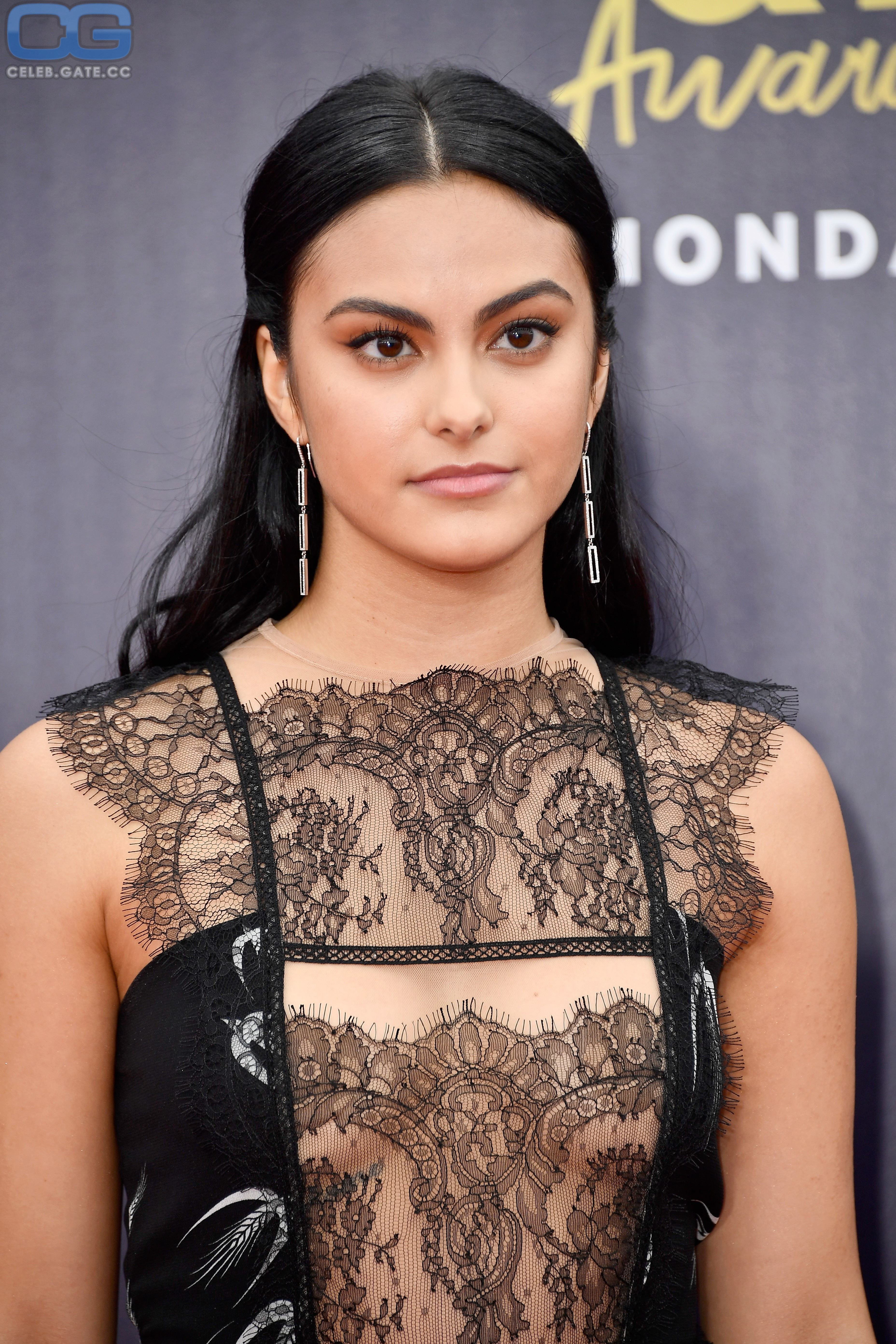 Camila Mendes 