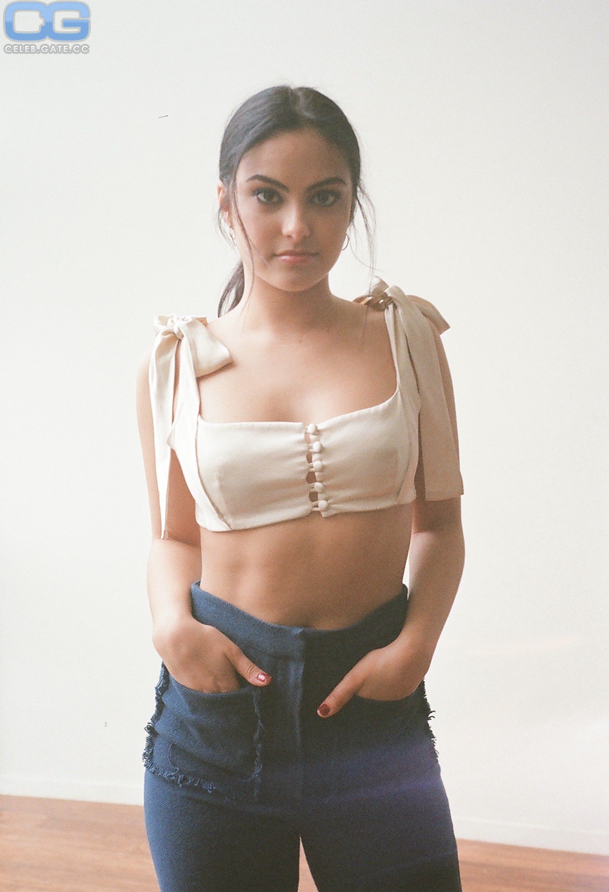 Camila Mendes 