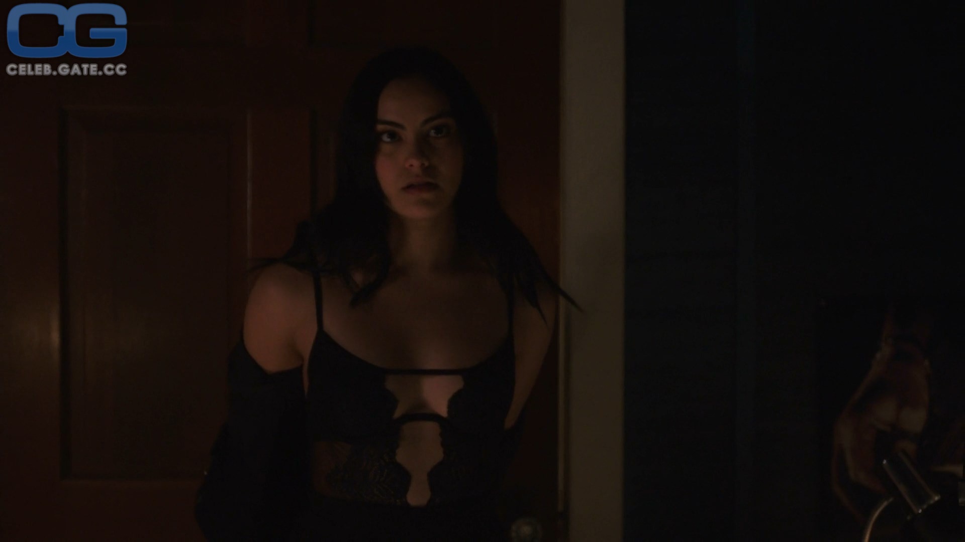 Camila Mendes 