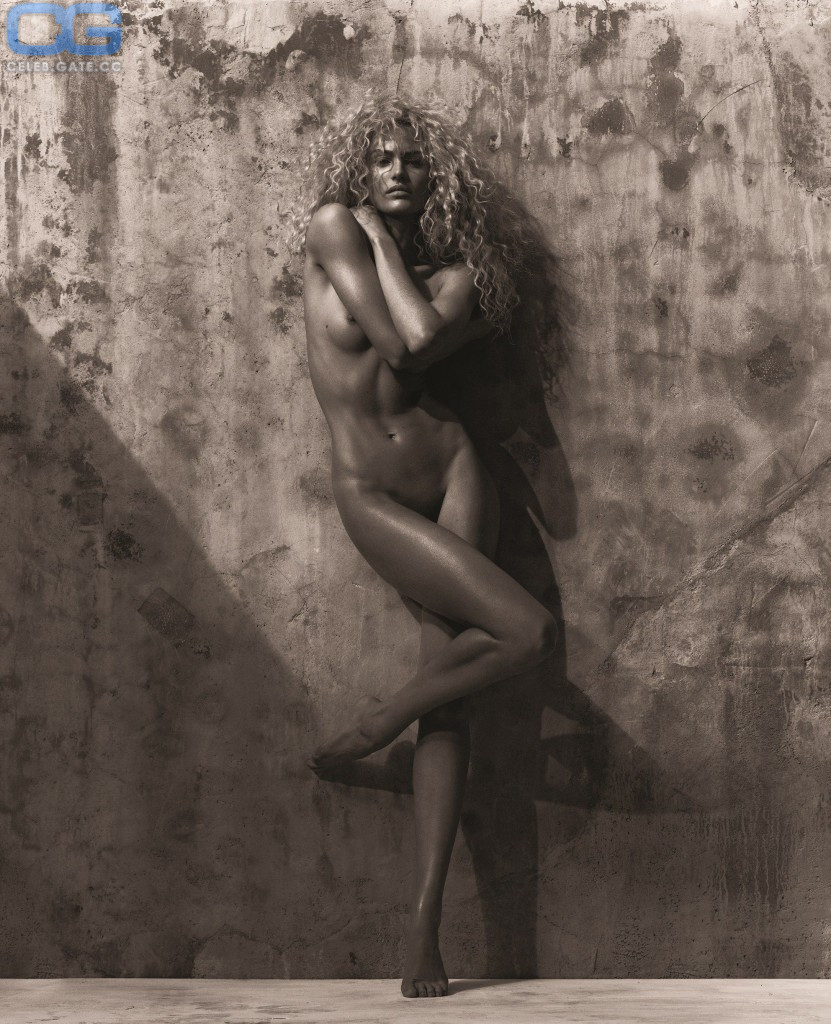 Candice Swanepoel naked