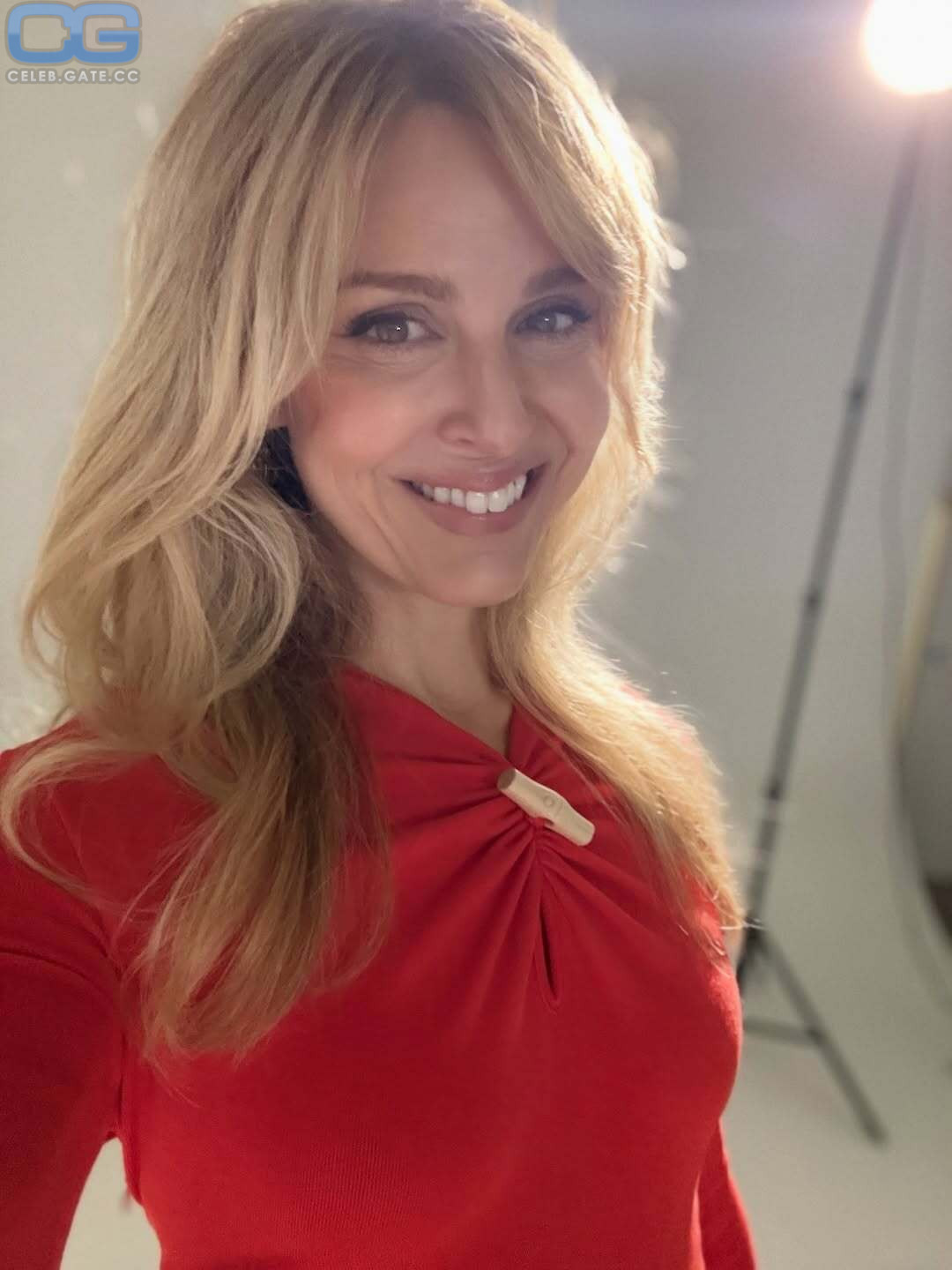 Cara Buono 
