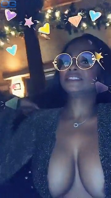 Christina Milian tit slip