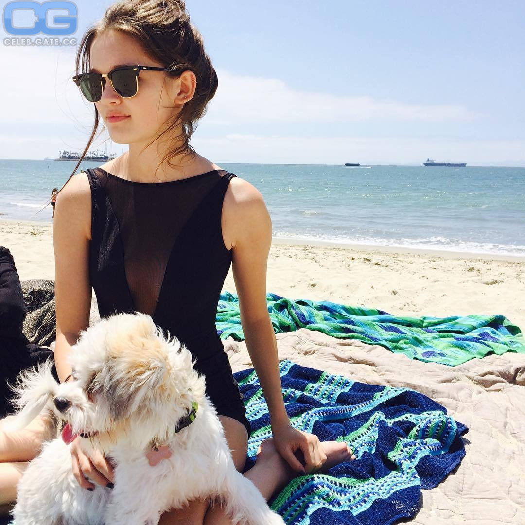 Ciara Bravo braless