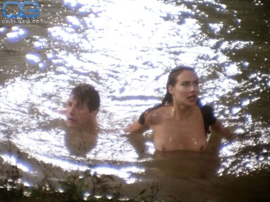 Claire Forlani topless