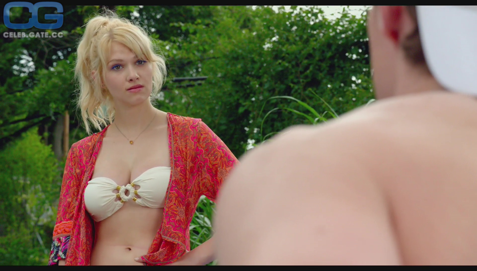 Claudia Lee sexy scene