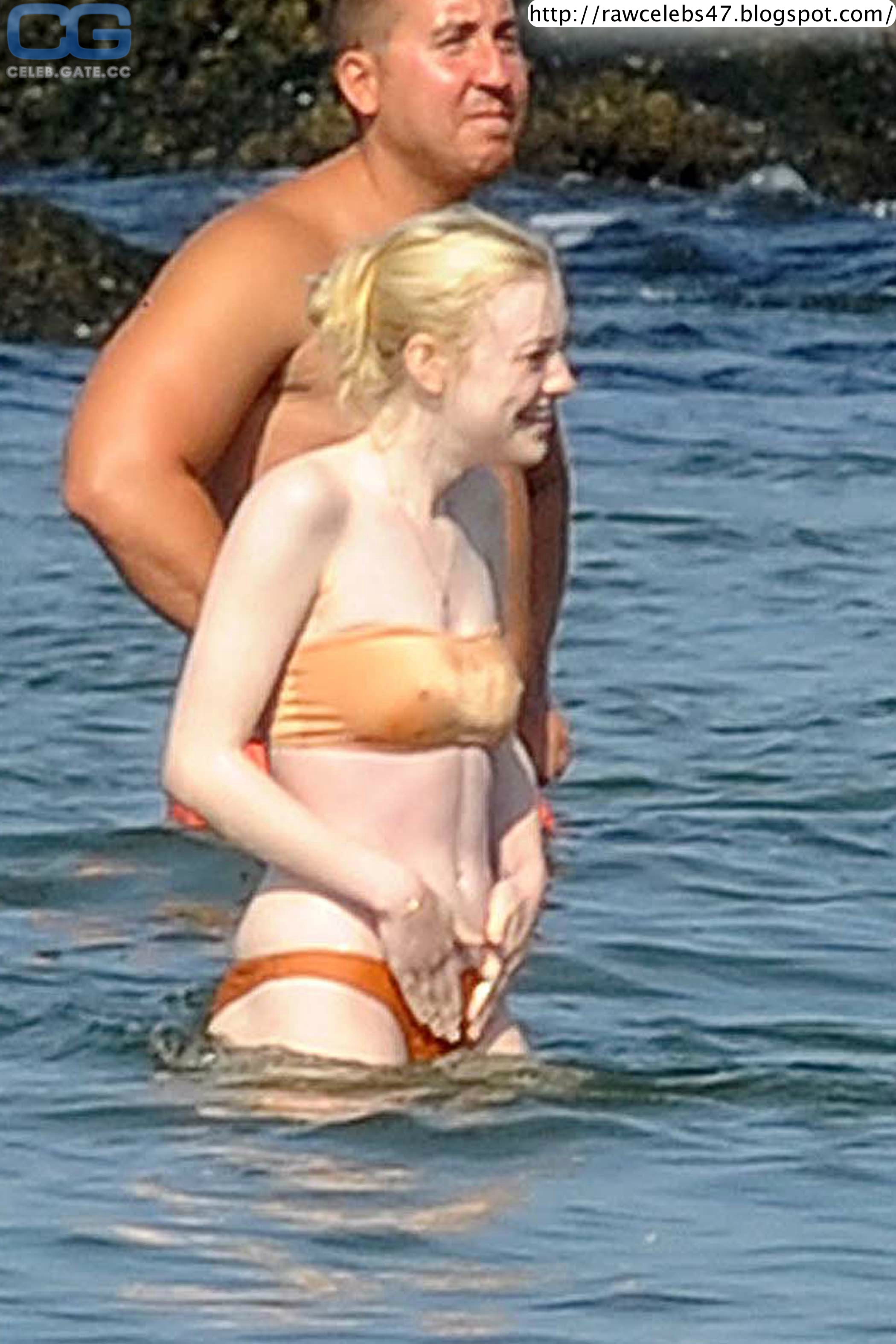 Dakota Fanning bikini