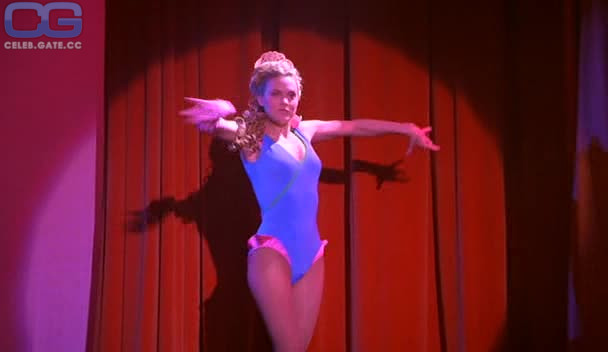 Elaine Hendrix 