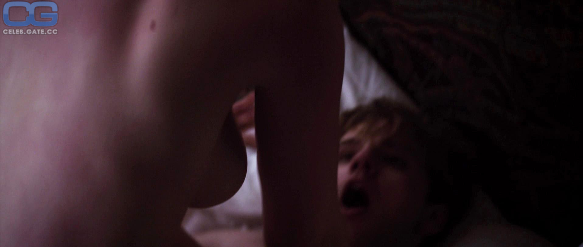 Elizabeth Henstridge nude scene