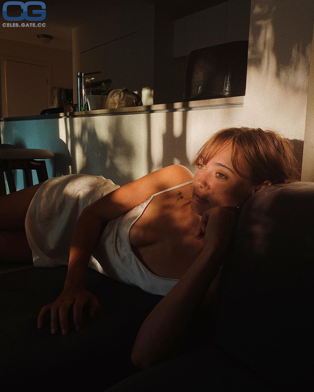 Ella Purnell 