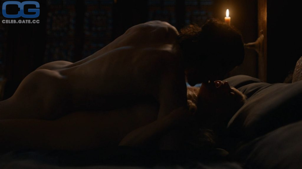 Emilia Clarke nude scene