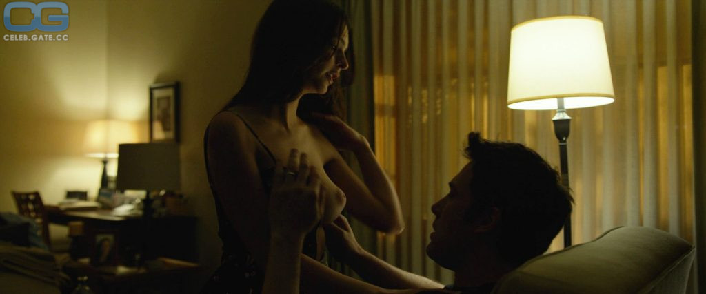 Emily Ratajkowski sex scene