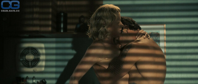 Gretchen Mol 
