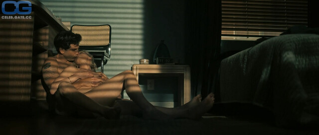 Gretchen Mol 
