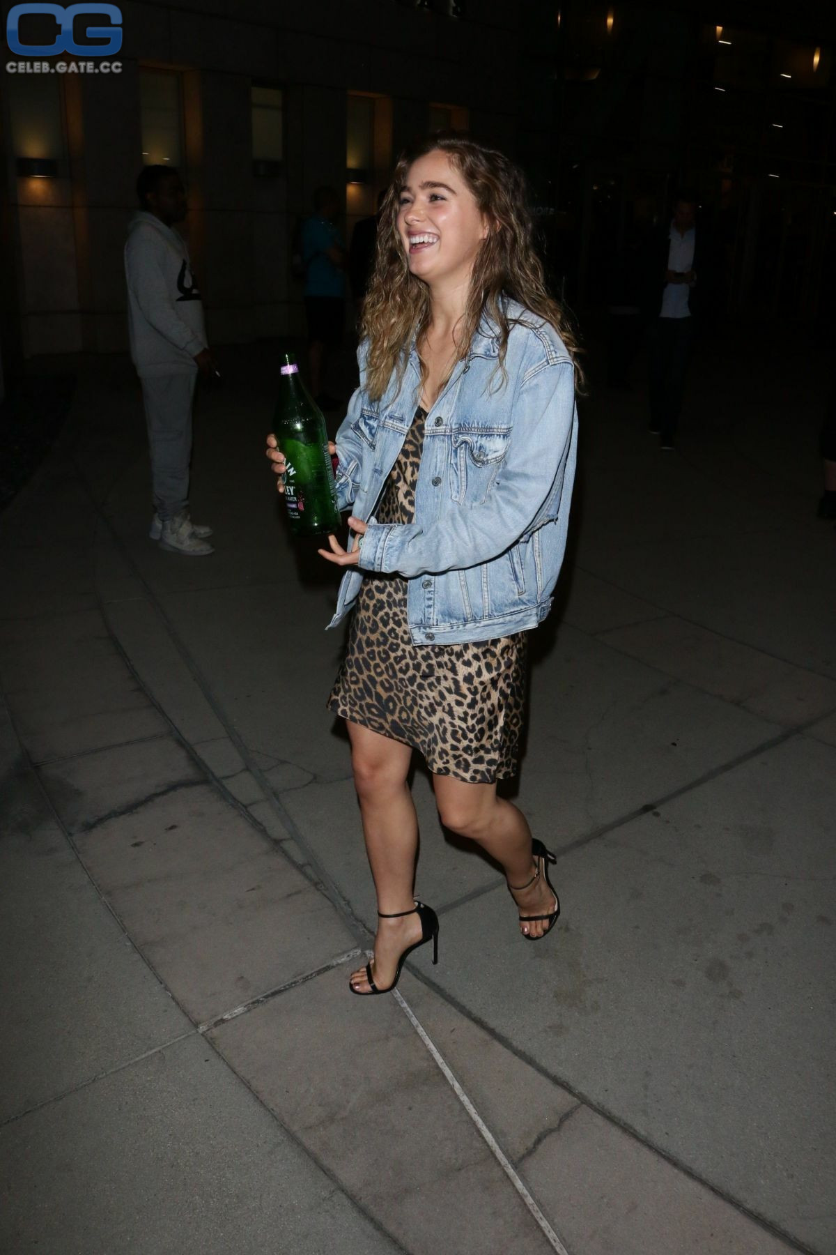Haley Lu Richardson 