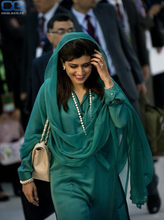 Hina Rabbani Khar body