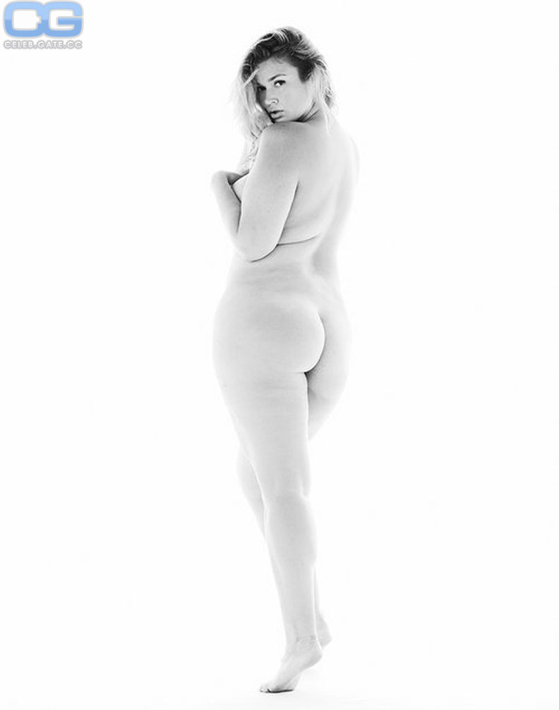 Hunter McGrady nackt